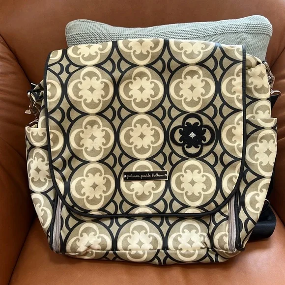 Petunia Pickle Bottom Diaper Backpack Diaper Bag - Picture 2 of 8